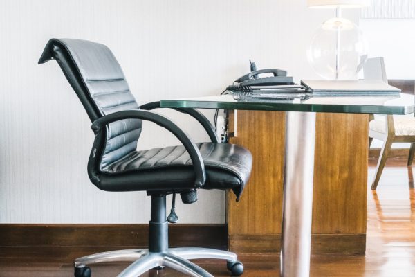 black-leather-working-chair